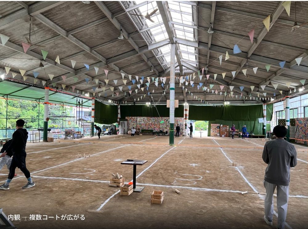 川西モルックドームの内観